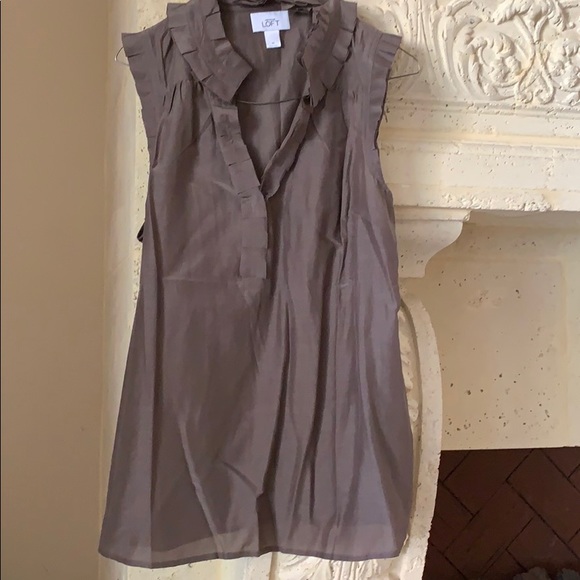 LOFT Tops - Ann Taylor Loft Women’s Top.  Like New